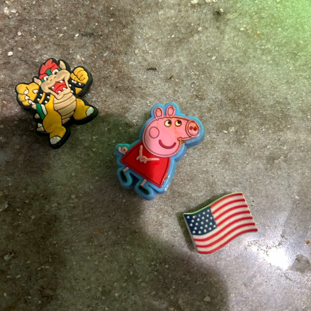 Peppa Pig Blue & Pink Character Shoe Charm - Kids Toys